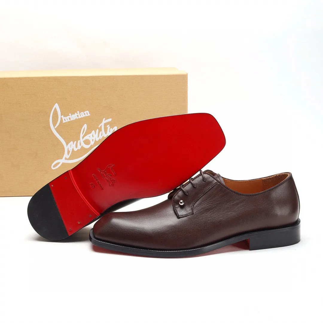 Batch 1,080 yuan 💰••New real shots••CL～High-end men’s 👔casual•loafers with red soles! ••🆑Genuine and top-quality goods from original orders ••✅💯 Purchase goods from top-quality original orders! Original imported patterned cowhide ➕Imported cowhide lining ➕Cowhide feet ➕Original leather outsole~🉑️Feel free to compare the authentic ones! Size: 38-44 (45.46.47 can be customized)
